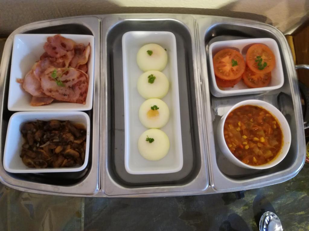 All Over Africa Guest House 켐턴파크 외부 사진